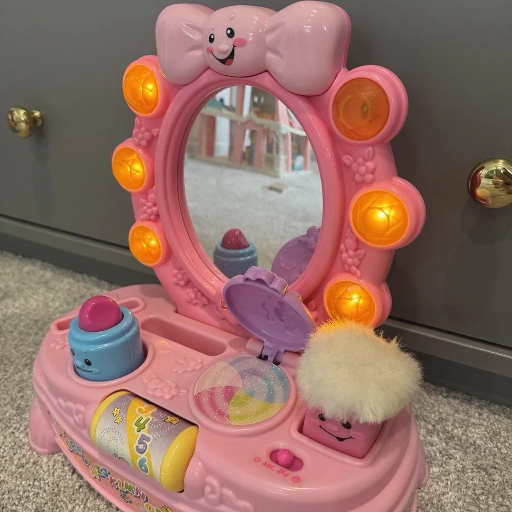 Fisher-Price‎ Laugh & Learn Magical Musical Mirror Vanity Set